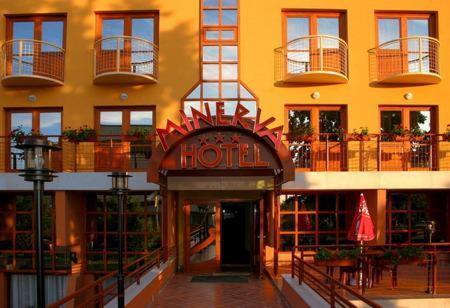 Hotel Minerva Mosonmagyaróvár Dış mekan fotoğraf