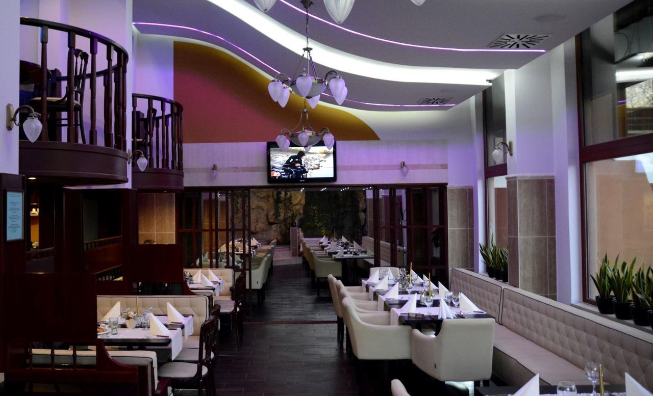 Hotel Minerva Mosonmagyaróvár Dış mekan fotoğraf