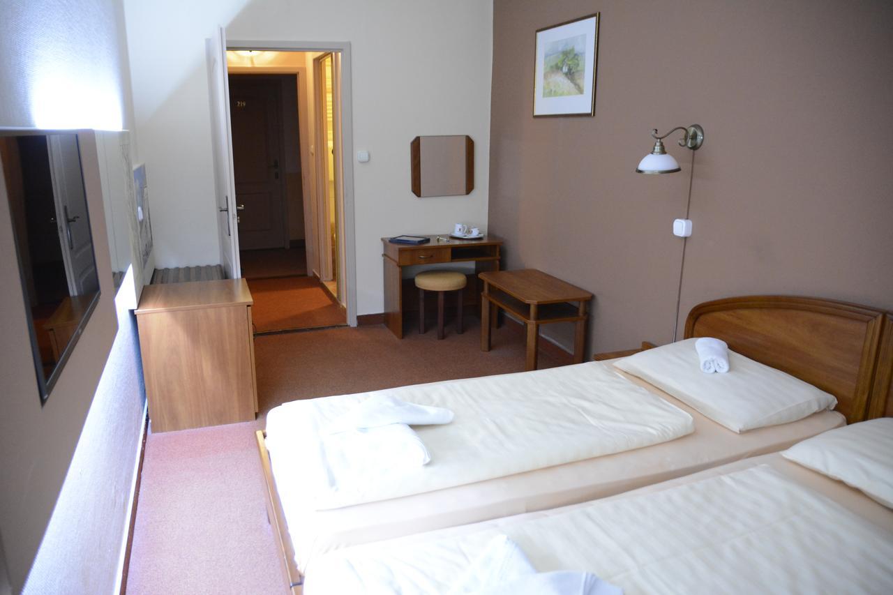 Hotel Minerva Mosonmagyaróvár Dış mekan fotoğraf
