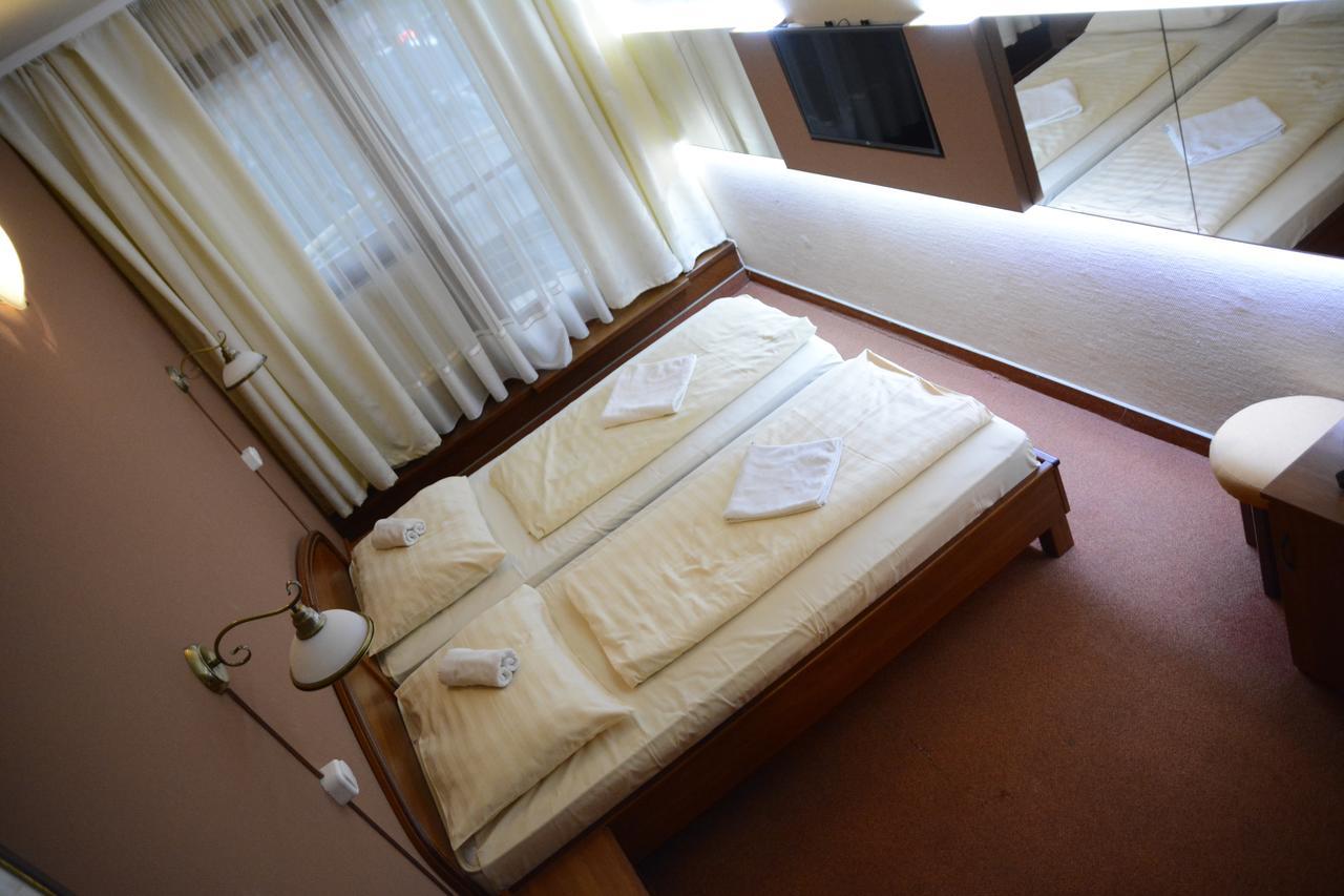 Hotel Minerva Mosonmagyaróvár Dış mekan fotoğraf